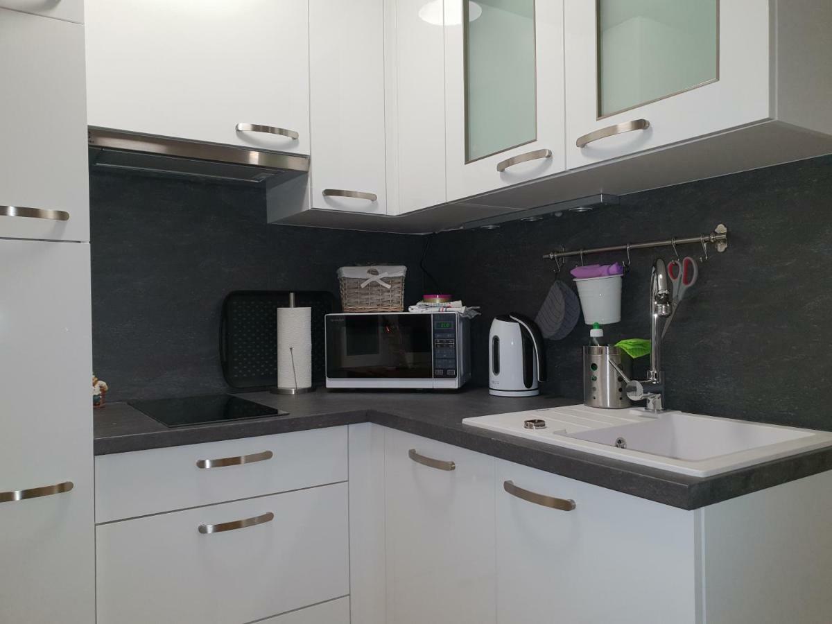 Pangsapuri 45 m² dengan 1 bilik tidur dan 1 bilik mandi peribadi di Izola Luaran gambar